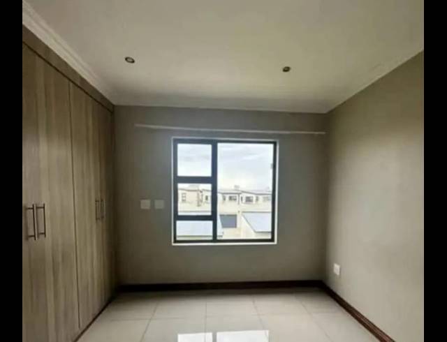 3 BEDROOM TOWNHOUSE FOR SALE IN BEN FLEUR